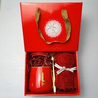 Coffret Cadeau Tasse en Céramique Personnalisable avec Logo, Cuillère à Soupe, Serviette et Peluche Ours – Promotion Cadeau de Fêtes