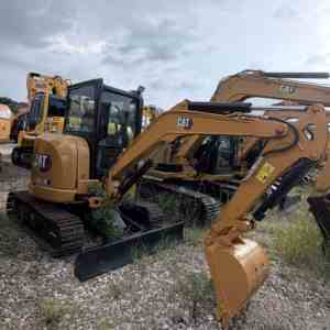 รถขุด CAT 303.5E มือสอง สภาพดี นำเข้าจากญี่ปุ่นแท้ ไม่มีรั่วไหลของน้ำมัน สภาพเยี่ยม ราคาดีที่สุด เหมาะสำหรับงานในพื้นที่แคบ - Product Image 2