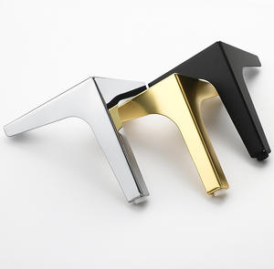 Pieds <span class=keywords><strong>de</strong></span> support <span class=keywords><strong>de</strong></span> meuble à trois pieds en fer moderne pour usage hôtelier et hospitalier-Canapé robuste Meuble TV <span class=keywords><strong>Table</strong></span> basse <span class=keywords><strong>Table</strong></span> <span class=keywords><strong>de</strong></span> <span class=keywords><strong>chevet</strong></span> - Product Image 1