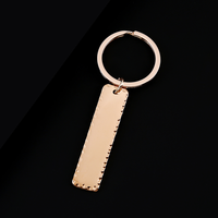 Porte-clés rectangulaire vintage gravable Ywyougang en acier inoxydable, avec bord dentelé et plaque concave, pour souvenir personnalisé