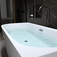 Baignoire autoportante moderne en acrylique blanc pour salle de bain personnalisée