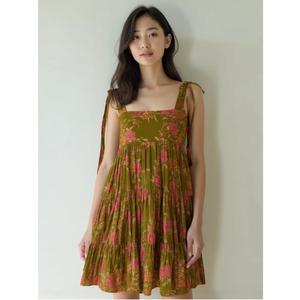 Robe courte à volants en coton pur de style bohème, best-seller, pour les festivals, les vacances à la plage ou les escapades de week-end, disponible à la vente - Product Image 1