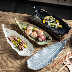 Assiette <span class=keywords><strong>de</strong></span> service en céramique écologique en forme <span class=keywords><strong>de</strong></span> feuille <span class=keywords><strong>de</strong></span> 14 pouces, finition mate, glaçure réactive, plat à poisson <span class=keywords><strong>pour</strong></span> hôtels <span class=keywords><strong>de</strong></span> luxe - Product Image 5