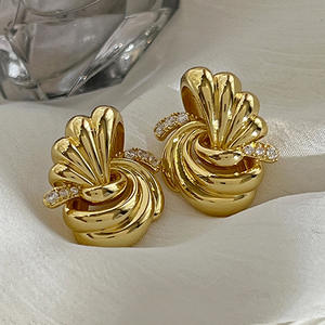 Orecchini Pendenti Purashia con Conchiglia, Placcati in Oro 18K con Diamanti Taglio Brillante Rotondo, Gioielli da Festa per Donne - Product Image 4