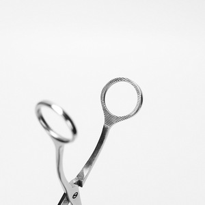 Hermosas Pinzas de Lengua de Acero Inoxidable de 17 cm, Instrumento Médico Dental Quirúrgico para Fijación de Tejidos - Product Image 1