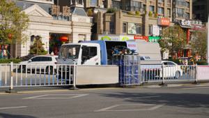 DFAC Highway Road Fence Máquina de limpieza Guardrail Washing Truck para las ventas - Product Image 2