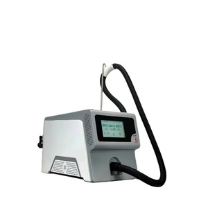 Appareil professionnel de refroidissement cutané à air froid avec technologie d'aspiration pour l'élimination des tatouages, la réduction de la douleur, le traitement de l'acné et le rajeunissement de la peau - Product Image 1