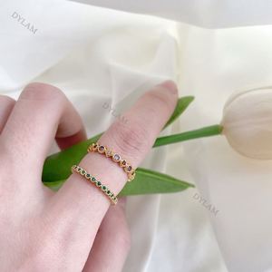 Anillos de Eternidad Dylam Personalizados Estilo Art Deco con Circonita Cúbica Verde y Baño de Oro de 18K, Anillos de Oro para Mujer - Product Image 6