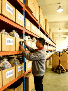 <span class=keywords><strong>Bonnet</strong></span> en tricot diamanté personnalisé |   <span class=keywords><strong>Bonnet</strong></span> d'hiver chaud avec logo brodé |   Chapeau coupe-vent pour homme et <span class=keywords><strong>femme</strong></span>, idéal pour le ski en plein air, vente en gros - Product Image 5