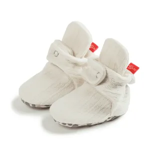 Новое поступление, зимние носки для новорожденных, вязаные хлопковые мягкие стельки на пуговицах, обувь для младенцев в кроватку, детские ботинки