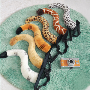Zoo Tigre <span class=keywords><strong>cola</strong></span> felpa pata dinosaurio leopardo muñeca León <span class=keywords><strong>ciervo</strong></span> juguete para Niños Accesorios <span class=keywords><strong>de</strong></span> rendimiento - Product Image 5