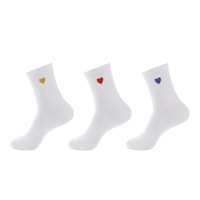 Blanc Mid Tube Printemps et Automne Brodé amour Couple Sport Coton Chaussettes Mid Tube Version Coréenne Collège Style Femmes Chaussettes