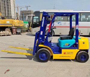 Chariot élévateur diesel d'occasion Komatsu FD25 de 2,5 tonnes avec moteur, pneus pleins, adaptabilité au terrain accidenté, certifié EPA/CE - Product Image 6