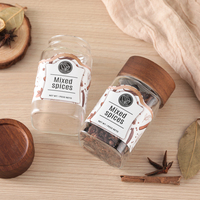 Conteneur à épices en verre transparent carré droit de 250 ml avec couvercle en bois hermétique pour les plantes séchées, les assaisonnements et l'emballage du thé