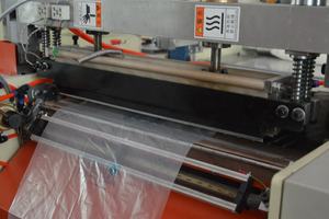 Bolsa de plástico HDPE plana, bolsa de compras con núcleo de papel, máquina de fabricación de bolsas de plástico rodante - Product Image 2