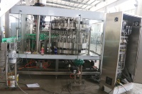 Machine de remplissage industrielle pour boissons, eau pure, alcool, gel, shampoing et liquides visqueux avec PLC, engrenages et emballage en verre