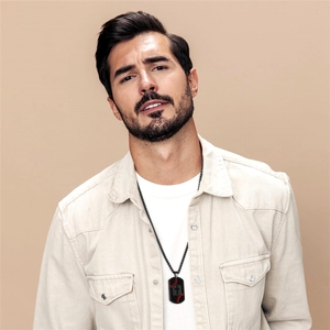 Nouveau produit transfrontalier très demandé : Collier pendentif pour homme de la marque Cross Army, style sportif polyvalent, très prisé en Europe. - Product Image 4