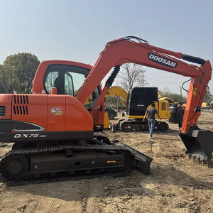 Excavatrice Doosan DX75 d'occasion, 7,5 tonnes, d'origine coréenne, en bon état, avec certification EPA. - Product Image 1