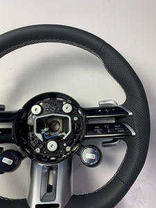 Volante Deportivo de Cuero con Botones OLED Hechos a Mano para Mercedes Benz <span class=keywords><strong>AMG</strong></span> W205 W213 W222 W463 G63 A45 <span class=keywords><strong>AMG</strong></span> C43 <span class=keywords><strong>AMG</strong></span> - Product Image 3