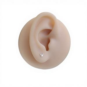 Elegantes Pendientes de Mariposa de Aleación de Estaño Dorados con Cierre de Rosca, Granate Hipoalergénico, Certificado por Terceros, Joyería al por Mayor Unisex GOL - Product Image 1