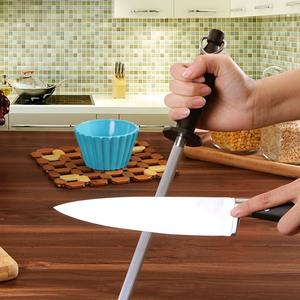 Varilla afiladora de cuchillos de acero inoxidable con mango negro para uso en cocina, herramienta de afilado manual, acero de tungsteno y material ABS - Product Image 5