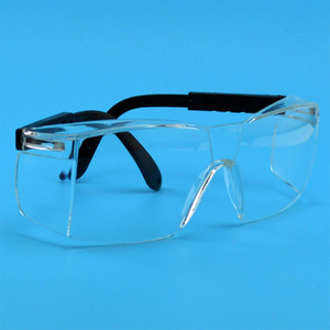 משקפי מגן שקופים מפוליקרבונט, הגנה מפני קרינת UV, משקפי בטיחות קלים עם זרועות מתכווננות - Product Image 6