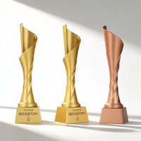 Trophée personnalisé en résine plaqué or 2026, coupe gravable pour la reconnaissance des employés d'entreprise, souvenir