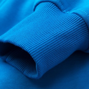 <span class=keywords><strong>Felpa</strong></span> <span class=keywords><strong>con</strong></span> Cappuccio e Colletto Alto <span class=keywords><strong>con</strong></span> <span class=keywords><strong>Cerniera</strong></span> in Pile di Pelliccia di Volpe Argentata - Cappotto Invernale in Cotone di Marca Vintage e Trendy - Product Image 3