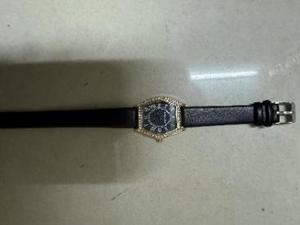 Smartwatch Hyf Fashion con cassa quadrata placcata oro, cinturino in gomma, resistente all'acqua, unisex, compatibile con Android. - Product Image 3