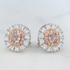 Boucles d'oreilles clous personnalisées à 4 griffes avec diamant de laboratoire CVD/HPHT 1 carat, or blanc, diamant rond/poire/émeraude certifié IGI, bijoux unisexe - Product Image 6