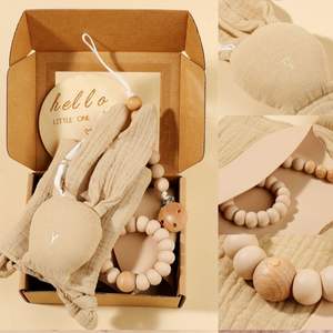 TONGTU Coffret cadeau bio personnalisable en gros pour bébé avec attache-sucette en silicone et lapin en peluche pour nouveau-nés - Product Image 3