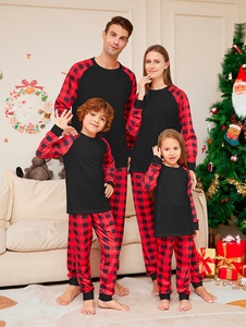 Conjunto de Pijamas Vermelhos em Xadrez Personalizado para o Natal, Roupas de Dormir para Festa de Fim de Ano em Família - Product Image 6