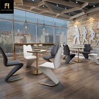Chaises à dossier haut en cuir de luxe moderne Art Design en forme de Z Pieds en métal doré Chaises de salle à manger pour le salon