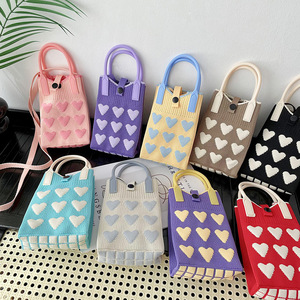 Вязаная мини-сумка для телефона - Product Image 3