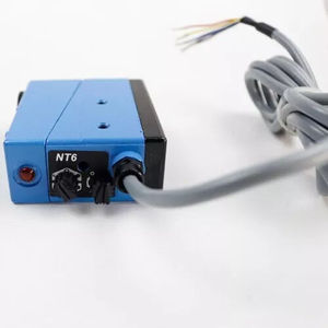 เซ็นเซอร์วัดความคมชัด SI-CK NT6-03022, ระยะตรวจจับ 9 มม., ไฟ LED สีแดง/เขียว 560 นาโนเมตร, จุดตรวจจับขนาด 1.5*5 มม., แรงดันขาออกแบบอนาล็อก + สวิตชิ่ง 0.15-6V, แรงดันไฟฟ้าขาเข้า 10-30V - Product Image 3