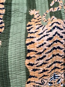 Bolsa de Transporte Acolchada de Algodón con Diseño Tradicional Indio Estampado a Mano, Bolso de Hombro para Viajes y Compras - Product Image 2