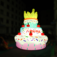 Modèle de gâteau d'anniversaire gonflable géant personnalisé pour la décoration de fête d'anniversaire en plein air