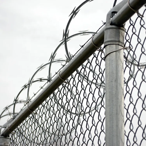 Malla protectora de alambre de púas Cbt65 Bto22 para alambre de concertina de prisión escolar - Product Image 1