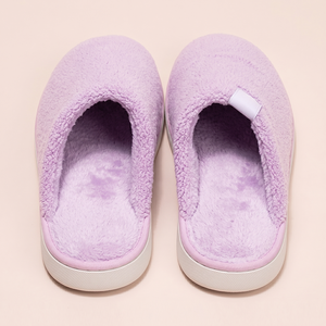 Pantoufles d'intérieur douces en peluche pour femmes avec logo brodé personnalisé, étiquette tissée, semelle antidérapante, en tissu éponge, pantoufles moelleuses pour la maison, vente en gros - Product Image 5