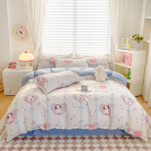 Gemütliche Begleiter 4-teiliges Set: Kuschelige Gebürstete Bettwäsche mit Verspielten Welpen- & Kätzchen-Prints - Product Image 1