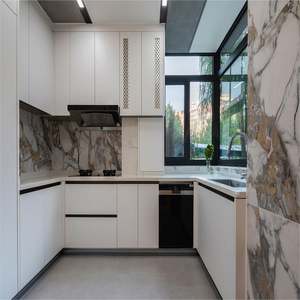 Ensemble de meubles de cuisine modulaires blancs sur mesure en forme de L, design moderne avec plan de travail stratifié pour villa - Product Image 1