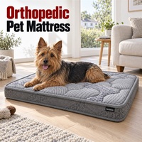 Matelas orthopédique pour chien avec étiquette de marque personnalisée et housse grise amovible avec matelassage ondulé en tissu matelassé gris