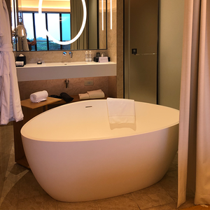 Bañera de hidromasaje tipo cuadrado, superficie sólida mate, piedra artificial - Product Image 4