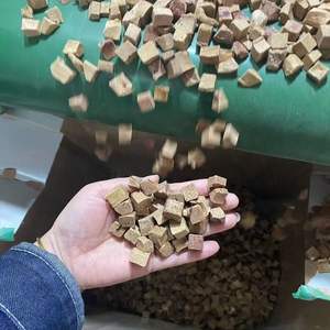 Özelleştirilebilir Dondurarak Kurutulmuş Sığır Karaciğer Küpleri Dondurarak Kurutulmuş Evcil Hayvan Maması Köpek ve Kedi Ödülü - Product Image 3