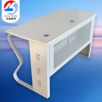 Bureau d'ordinateur extensible en métal à double ou triple écran pour salle de formation multimédia de laboratoire pour élèves du primaire