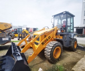 Chargeuse-pelleteuse d'<span class=keywords><strong>occasion</strong></span> SDLG LGB680 à bas prix, modèle 2020, machine multifonctionnelle, poids de 8,3 tonnes, chargeuse-pelleteuse sur roues - Product Image 2