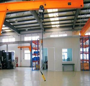 Grue à bras articulé portable à montage au sol pour les opérations de levage dans les petits espaces - Product Image 3