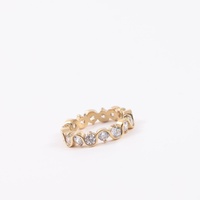 Bague d'éternité vintage en acier inoxydable plaqué or 18 carats, motif vague, entièrement pavée de zircone cubique, empilable, pour femme
