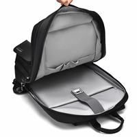 Sac à dos léger et durable en nylon multi-poches pour homme et femme, idéal pour les trajets quotidiens, l'école, les voyages d'affaires et le transport d'ordinateur portable