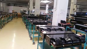 Unidad de montaje de evaporador de aire acondicionado universal Conjunto de evaporador Entrada de 12V #6 Salida <span class=keywords><strong>MIOR</strong></span> #10 <span class=keywords><strong>MIOR</strong></span> - Product Image 3